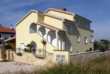 Kuće Crveni Vrh